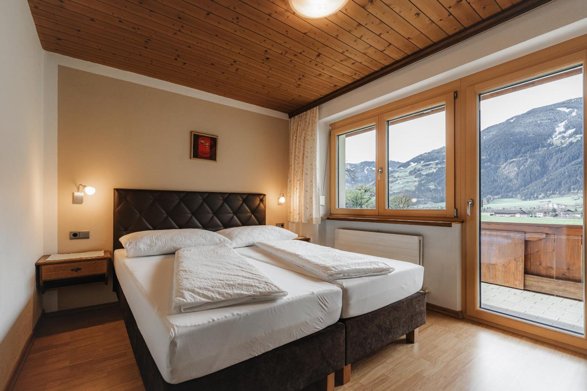 Alpenzeit Zillertal Apartments Zell am Ziller Room photo