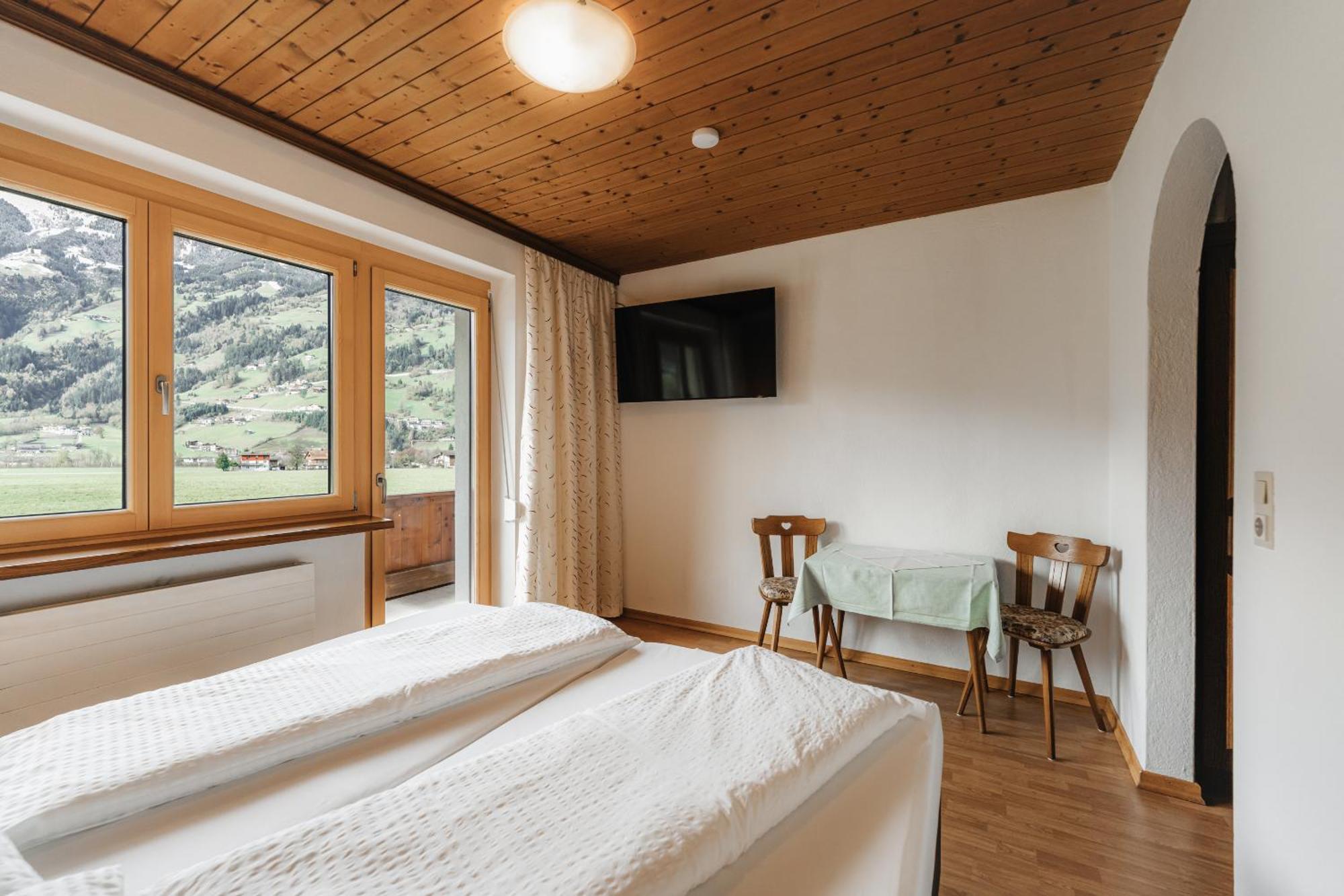 Alpenzeit Zillertal Apartments Zell am Ziller Room photo